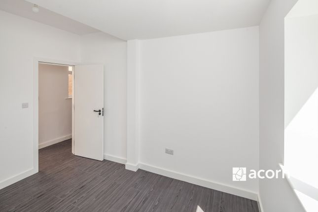 Flat 5, 62, Upper Tulse Hill, London photo 3