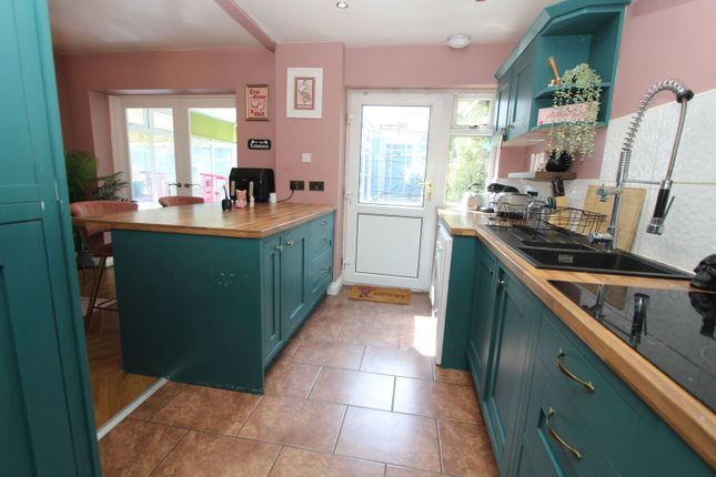 10, Bournebrook Close, Dudley photo 3
