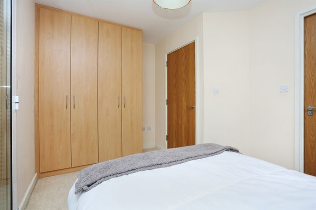 7 Murray Court, St Margaret's Road, London photo 4