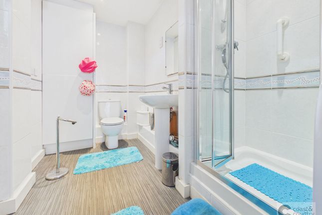 Flat 4, Tor Sands, Paignton photo 4