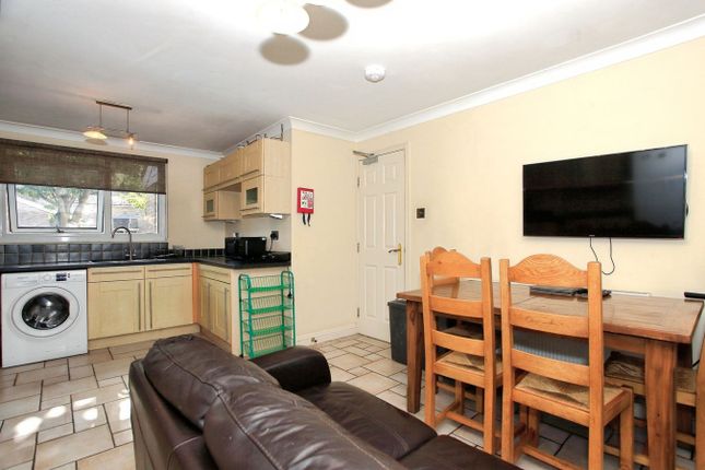 31, Tirrington, Peterborough photo 3