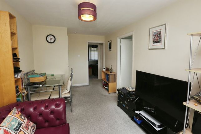 27, Wagtail Way, Fareham photo 4
