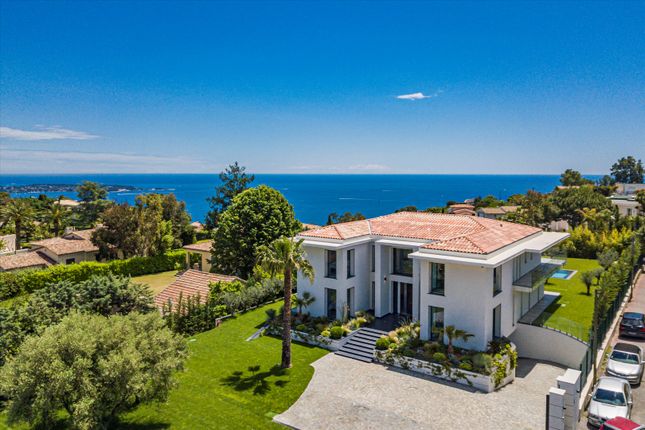 Villa for sale in Vallauris, Alpes-Maritimes, Provence-Alpes-Côte D'azur, France