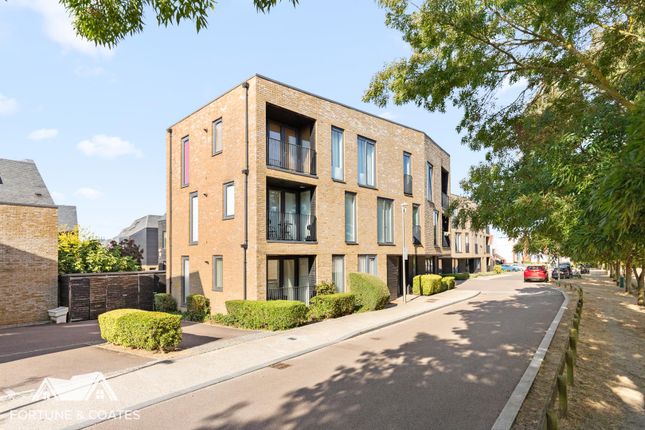 2-bed flat on 34, Braggowens Ley, Harlow, £290,000