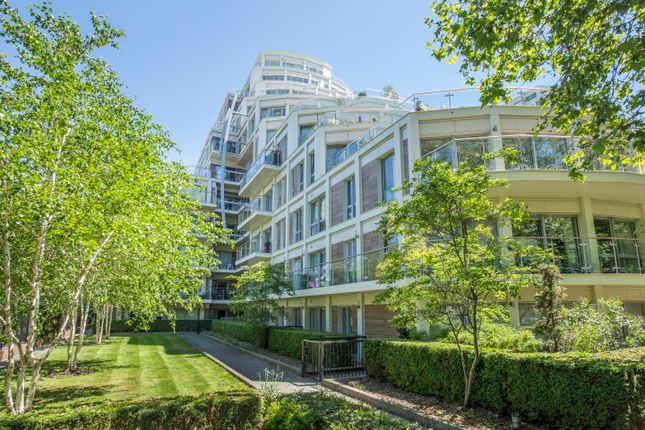 Flat for sale in Henry Macaulay Avenue, Kingston Upon Thames