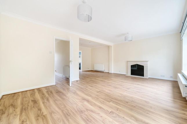 Terraced house to rent in Cunliffe Close, Summertown