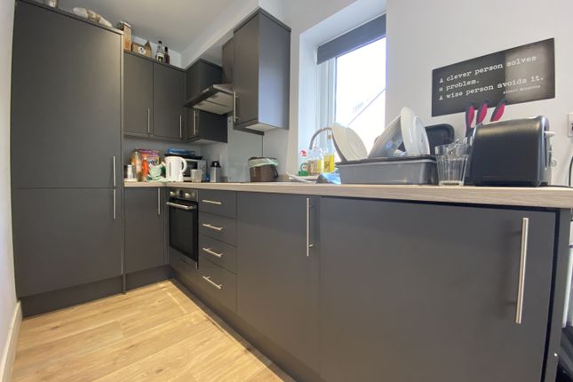 Flat 2, 68, Talygarn Street, Cardiff photo 2