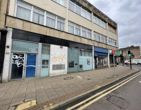 Retail premises to let in High Street, Gateshead