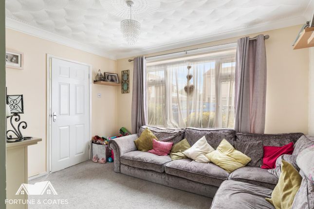 59, Waterhouse Moor, Harlow photo 4