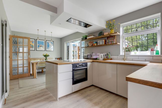 6 Greengates Avenue, Nottingham photo 2