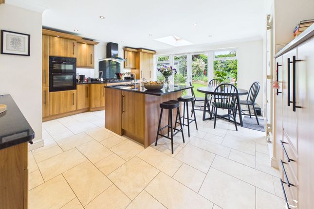 26 Priory Gardens, Stamford photo 4