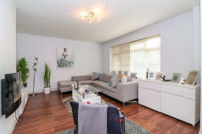 42 Tibbs Hill Road, Abbots Langley photo 3