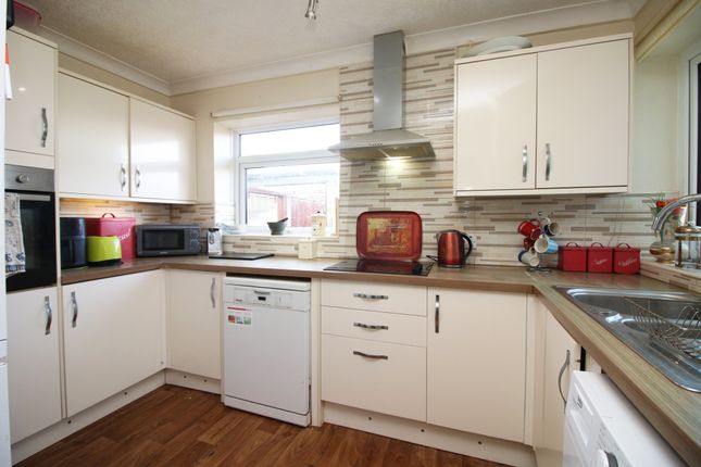 5, Hexham Avenue, Thornton-Cleveleys photo 2