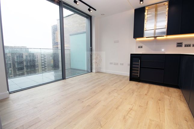 Thumbnail Studio to rent in Bollinder Place, London