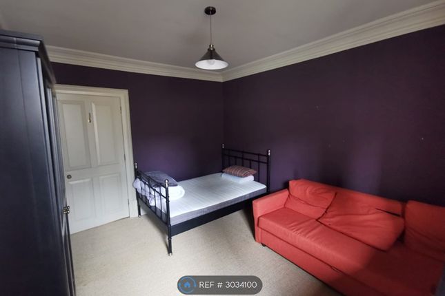 Flat, Bristol House Southampton Row, London photo 3