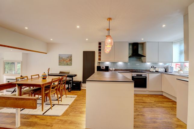 23, Pheasant Drive, High Wycombe photo 3