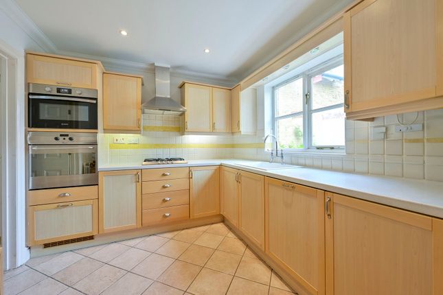 Angel Mews, London, SW15, Putney Heath photo 4