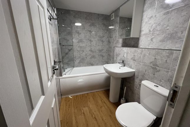 325b, Conniburrow Boulevard, Milton Keynes photo 5