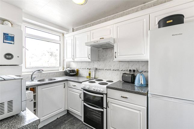 Flat 40, Westmore Court, 17-20, Carlton Drive, London photo 4