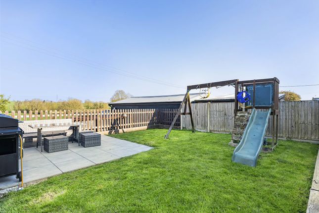 5, The Hyde, Clavering photo 4