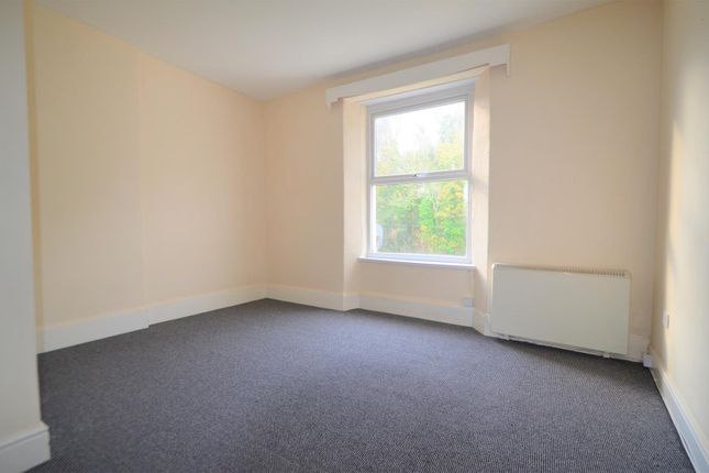 Flat to rent in 2 Bedroom Flat, Larkstone Terrace, Ilfracombe