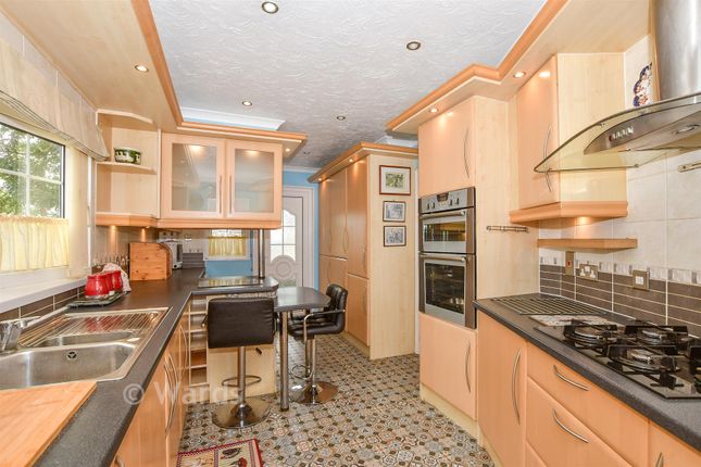 16, Pilgrims Close, Maidstone photo 2