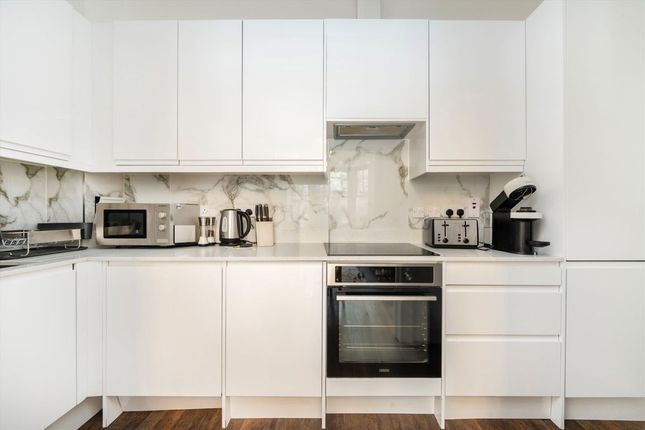 64, Avonmore Road, London photo 3