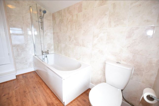 18, Waterlow Road, Dunstable photo 4