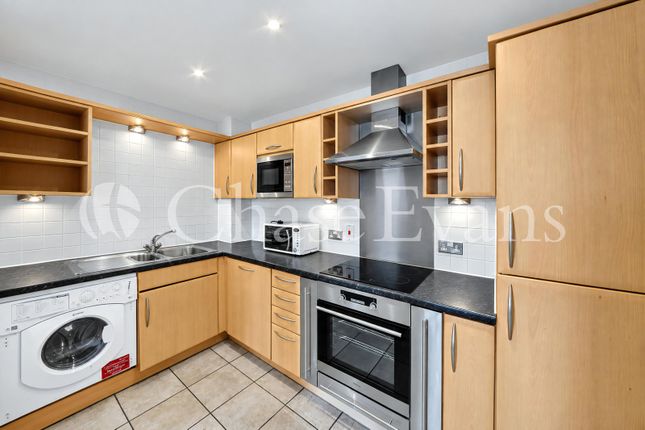 Flat 32,, Wingfield Court, Poplar photo 2