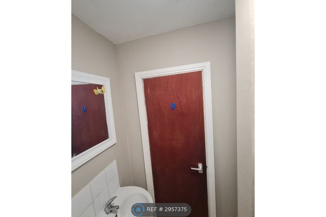 Flat, Weatherfield House Park Street, Farnworth, Bolton photo 2