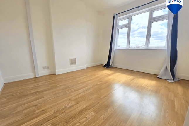 4, Longthornton Road, London photo 5