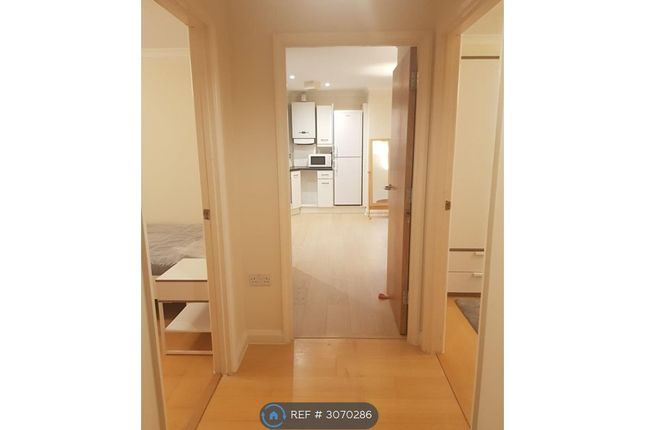 Flat  Tavern Court, New Kent Road, London photo 2