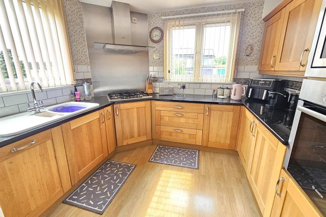 7, Orchard Close, Tavistock photo 3