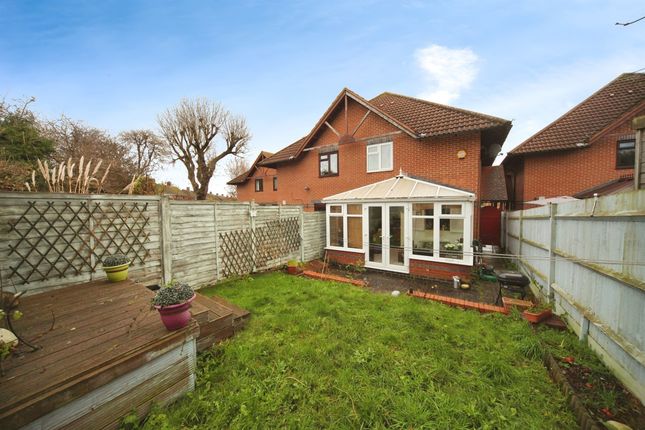 Thumbnail Property for sale in Aynscombe Close, Dunstable
