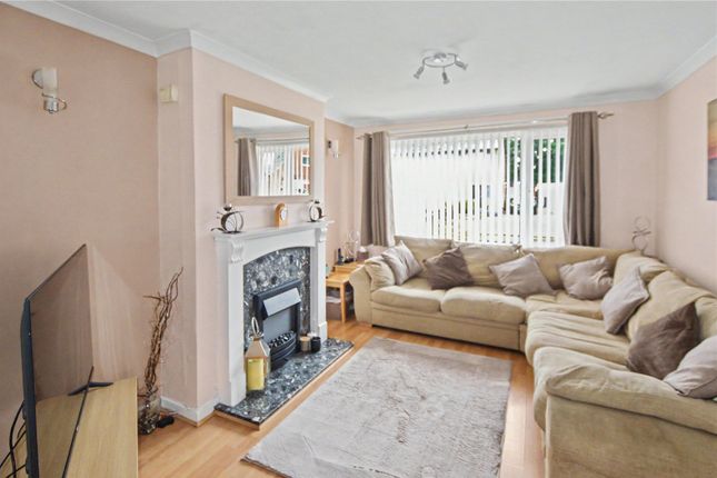 36, Glenfield Avenue, West Yorkshire photo 2