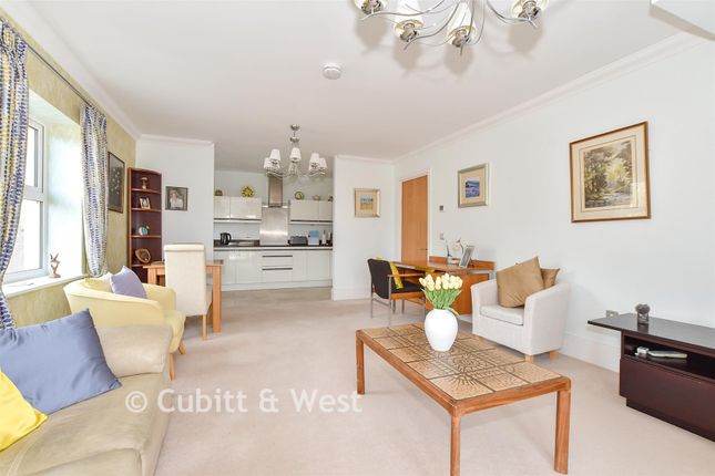 Agates House, Durrants Drive, Horsham photo 3