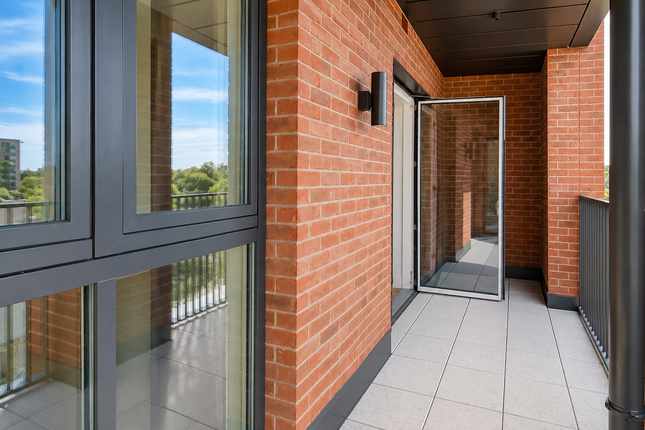 Flat 13 Watsonia Court, 3 Westray Drive, London photo 2
