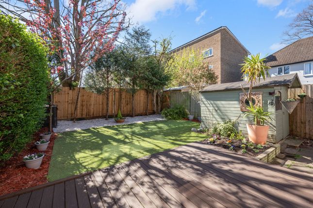 2 Verona Drive, Surbiton photo 3