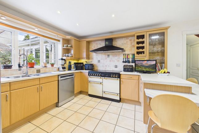 5, Thatcham Close, Calne photo 2