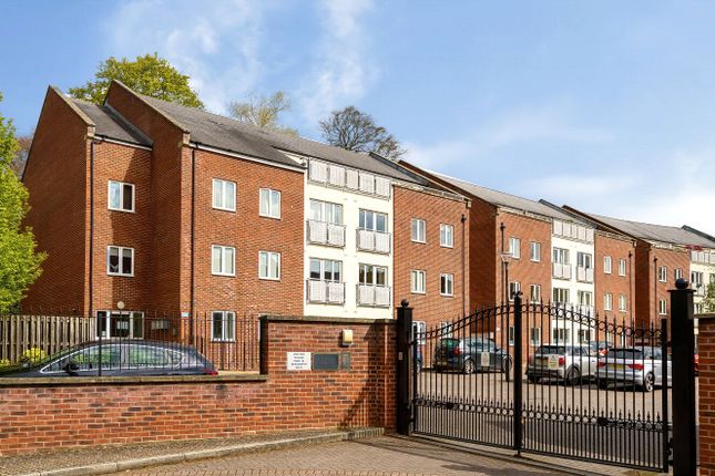 Thumbnail Flat for sale in Manor Park, Beech Road, Headington