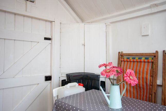 692, Beach hut 692, Felixstowe photo 5