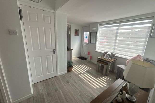 9, Warden View Gardens, Sheerness photo 4
