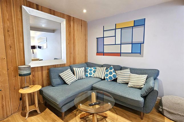 4, Webb Street, Fowey photo 3