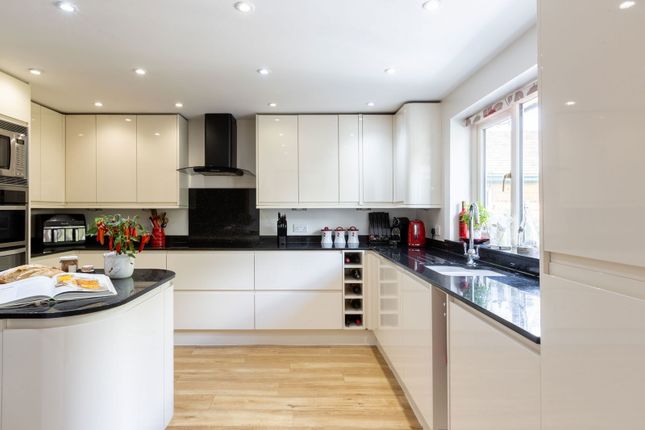 Trissie Cottage, Millers Lane, Redhill photo 4
