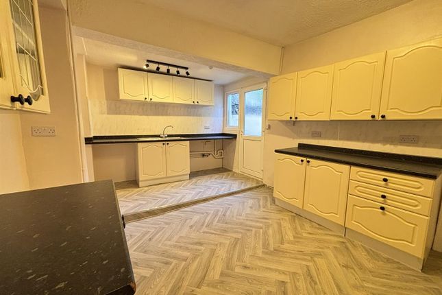 27, Gresham Place, Treharris photo 4