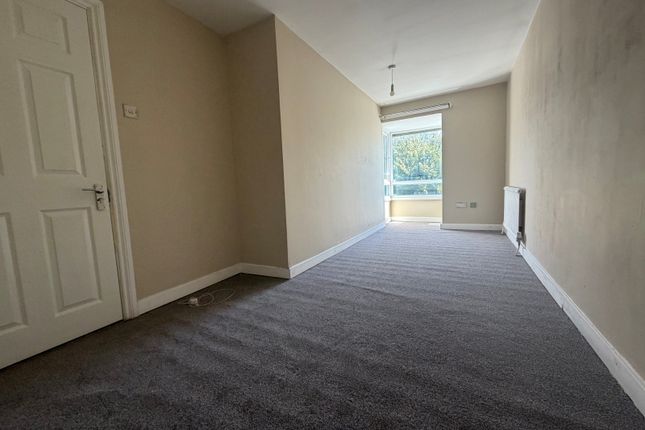 Room 3, 42, Belmont Street, Hampshire photo 3