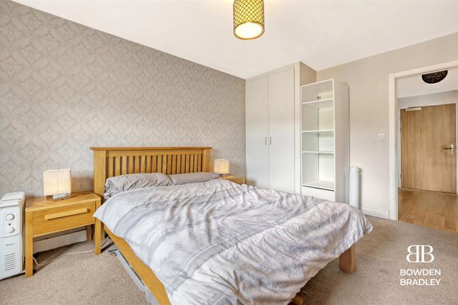 Flat for sale in Gallions Road, London