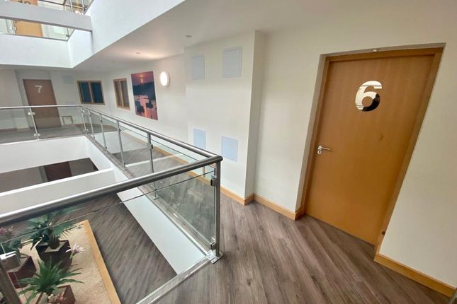 Flat 6, Castle Point, 8, Castle Boulevard, Nottinghamshire photo 2