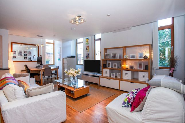 2 Bed Flat For Sale In Chatsworth House 19 Lever Street