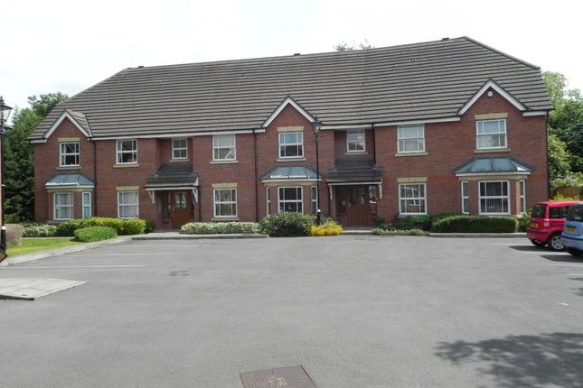 Flat to rent in Carters Close, Marston Green, Birmingham, West Midlands